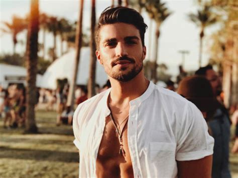 Chi è Mariano Di Vaio, il blogger italiano più famoso .